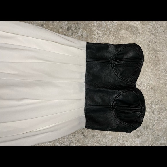 Black leather corset jumpsuit - Picture 4 of 8